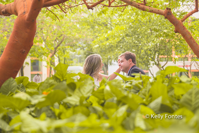 Fotografia de casamento RJ Cartório Downtown Barra da Tijuca Fatima e Guilherme no jardim