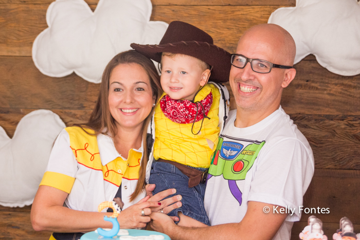 foto de festa infantil rj Bento 3 anos mesa do bolo com os pais fotografia por Kelly Fontes