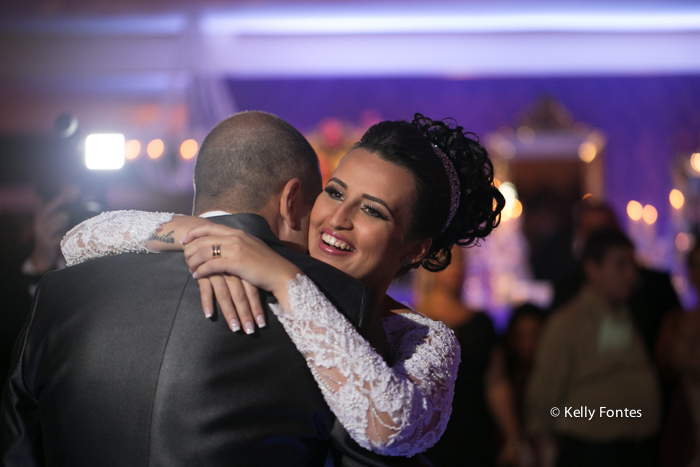 Fotografia Casamento RJ foto dança dos noivos na festa por Kelly Fontes