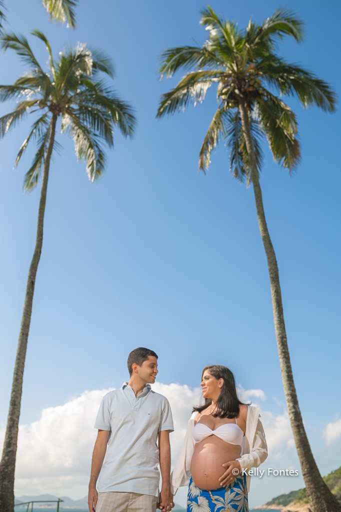 book gestante RJ Praia Vermelha Urca Carina Rio de Janeiro foto gravida com marido coqueiros