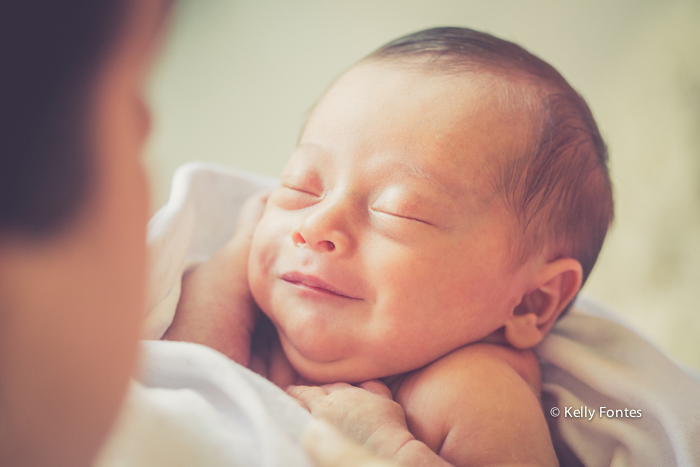Fotografia Newborn RJ por Kelly Fontes fotos bebe recem nascido menina sorrindo dormindo