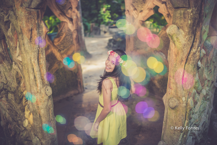 Book 15 anos RJ fotografia debutante no Parque Lage vestido amarelo bolas de sabao por fotografo Kelly Fontes