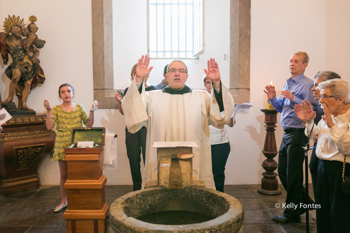 Fotos Batizado RJ Mosteiro de Sao Bento fotografia Batismo agua benta bencao por Kelly Fontes