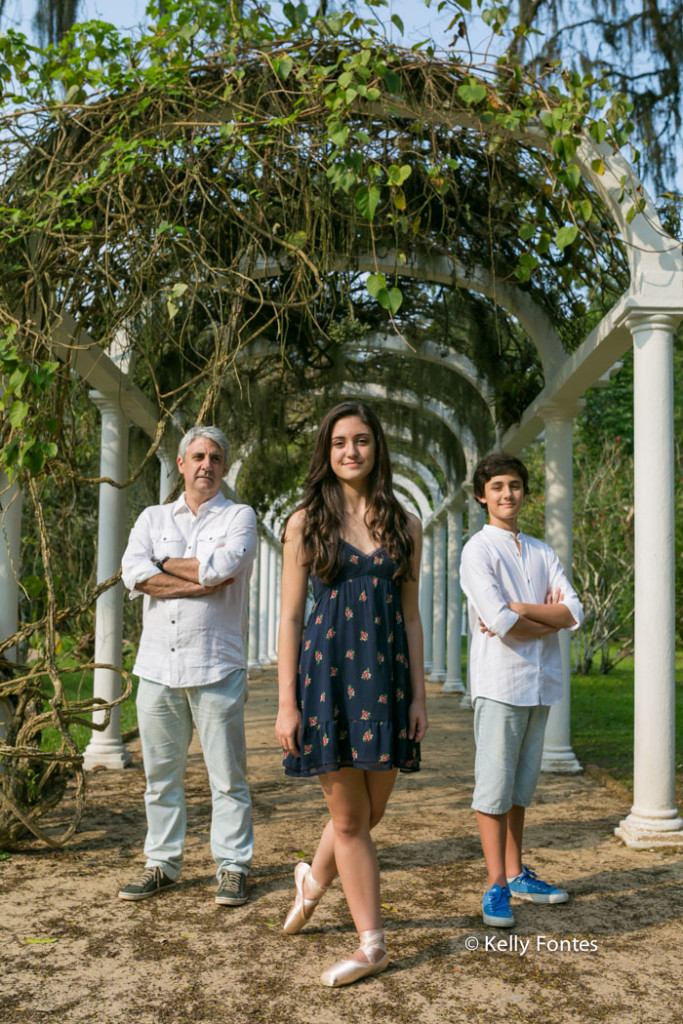 Book 15 anos RJ Luisa ensaio debutante com a família pai e irmão jardim botanico