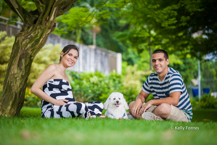 book gestante rj gravida e marido na grama pet cachorro familia mae e pai peninsula barra da tijuca