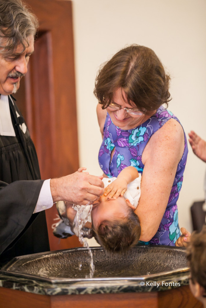 Fotos Batizado RJ Mathias com madrinha batismo na Igreja Luterana Evangelica por Kelly Fontes